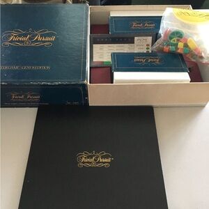 Trivial Pursuit Board Game - Classic Edition